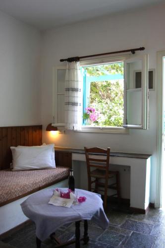 Superior Double Room with Garden View image 10