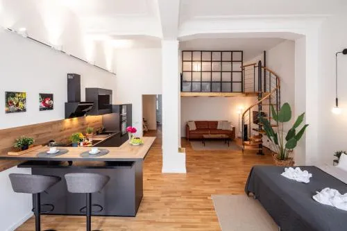 NEU! City-Loft-Apartment im Goethe Palais I 5P I Lift I Parkplatz I Zentrum I Helios in Aue, Deutschland