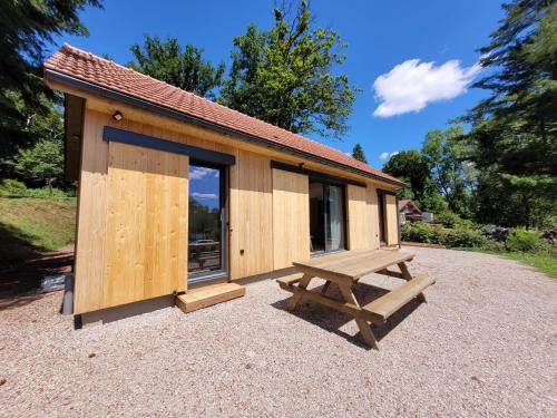 Зовнішній вигляд готелю, Maison bord du Lac des Settons in Montsauche-les-Settons