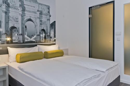 Super 8 by Wyndham Munich City North - image 7