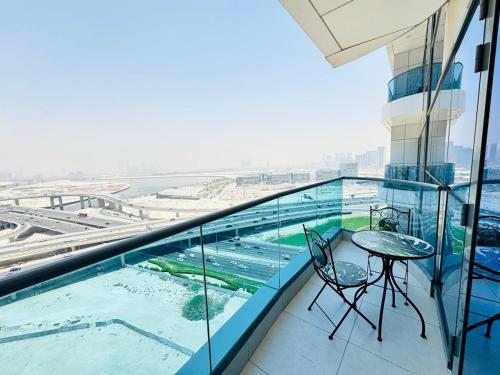Luxury 1BR The Bay Scenic Canal Creek Outlook, Dubaï (photo 2)