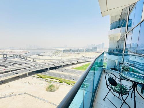 Luxury 1BR The Bay Scenic Canal Creek Outlook, Dubaï (photo 9)