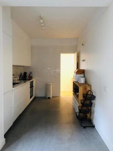 Spacious 3 bedroom apartment 20 min to Lisbon in มอนติโค