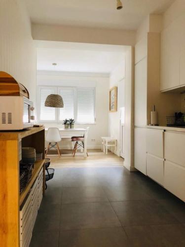 Spacious 3 bedroom apartment 20 min to Lisbon in มอนติโค