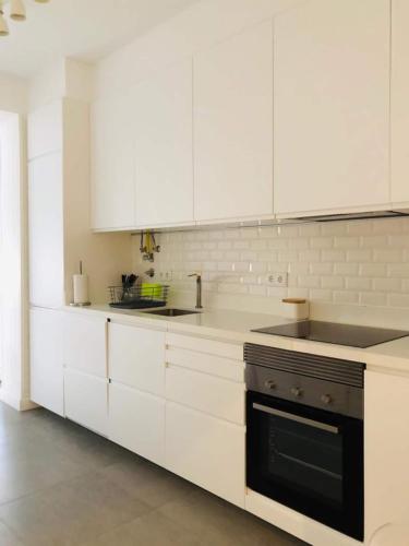 Spacious 3 bedroom apartment 20 min to Lisbon in มอนติโค