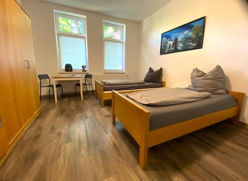 2 twin beds