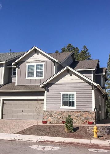 Létesítmények, Cottons Cabin Forest Views Near Downtown Backyard with Firepit Grill Family-Friendly near Flagstaff Pulliam repülőtér