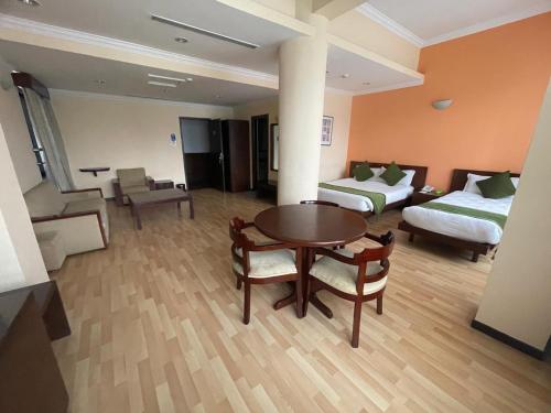 Suite image 5