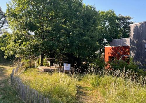 Skats, LA MAISON DES BOIS D'OCRE - Gîte Appart Design - Clim Pkg Wifi Jardin à 10mn de Dijon (LA MAISON DES BOIS D'OCRE - Gite Appart Design - Clim Pkg Wifi Jardin a 10mn de Dijon) in Messigny-et-Vantoux