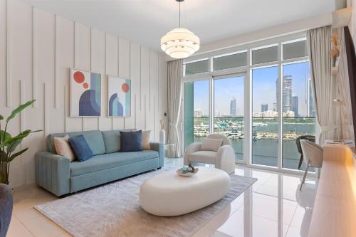 Luxury beach house with mesmerizing skyline view, Dubai