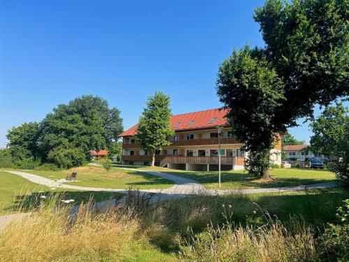 Chalet An der Brunnader-Ihr perfekter Rückzugsort in der Bayerischen Toskana-Überwiegend mit Klima-3Geh-Min zur Therme 4