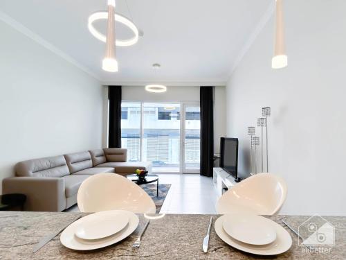 Stylish 1-Bedroom Retreat with Balcony Views, Dubai (photo 9)