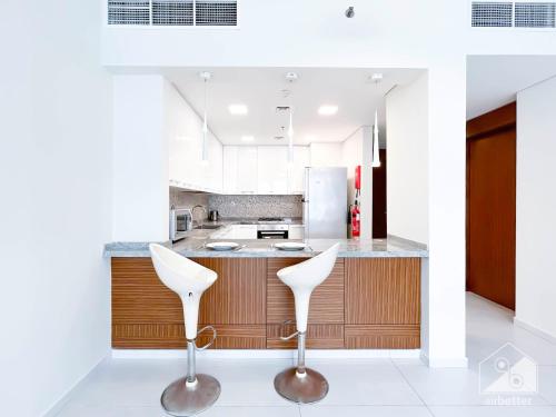 Stylish 1-Bedroom Retreat with Balcony Views, Dubai (photo 8)