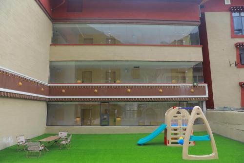 Playground, 奇遇九寨之悦酒店Adventure Jiuzhai Hyatt Hotel in Jiuzhaigou