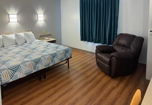 Motel 6 Avoca, IA Room Type - King Room - Non-Smoking