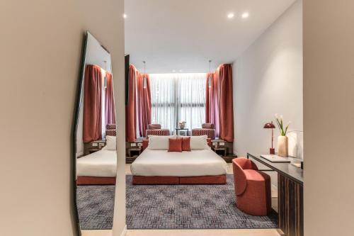 room detail thumbnail 1