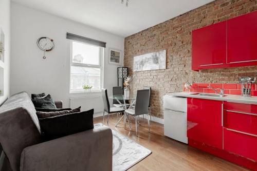 Harrow Road Vibrant Apartments! - main image