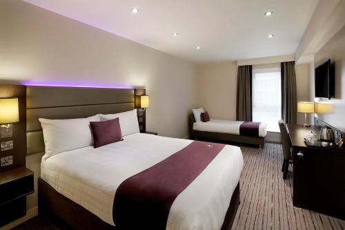 Premier Inn Dublin City North Docklands - image 12