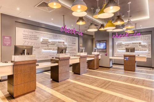 Premier Inn Dublin City North Docklands - image 4