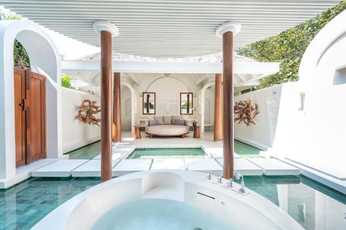 Beach Pool Villa image 4