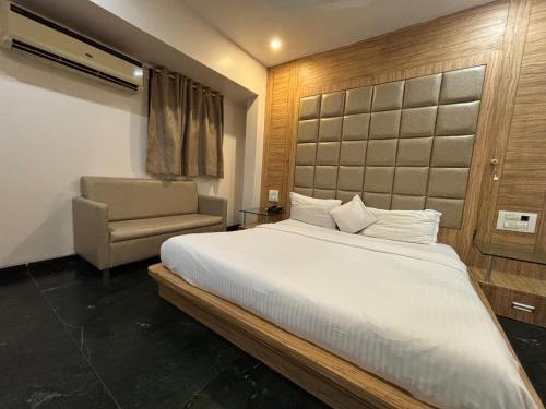 Hotel Sahar Garden Near Mumbai International Airport in มุมไบ