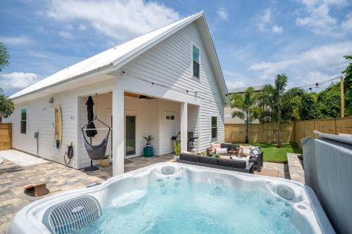 Hot tub, Sun Seekers Beach House- Steps from Butler Beach in Butler Beach