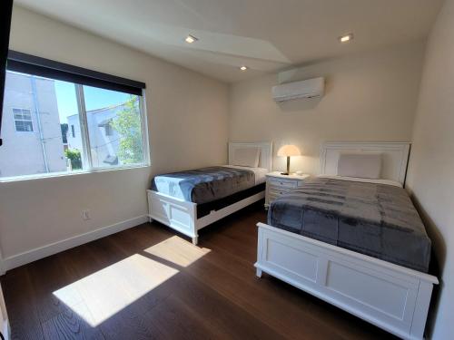 Newly built three bedroom close to Rodeo Drive Hollywood Downtown and Beaches Close to attractions, Los Angeles (fotografie 4)