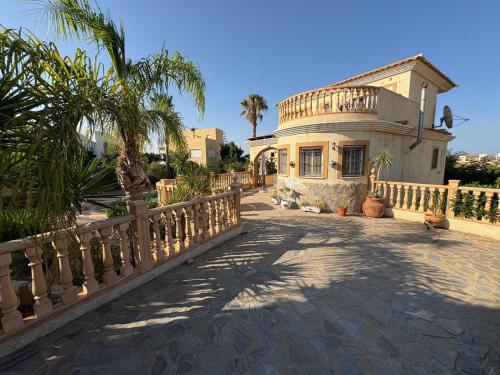 Turre Villa - 3 bedroom - sleeps 8 - R130 in Turre