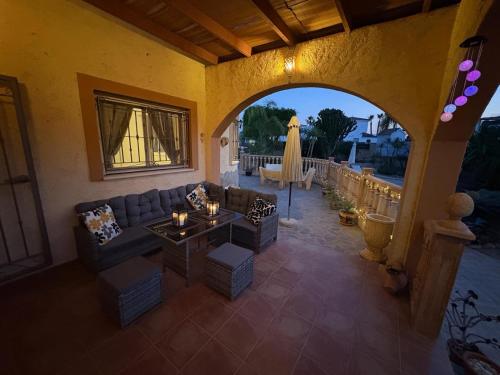 Turre Villa - 3 bedroom - sleeps 8 - R130 in Turre