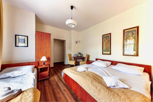 Triple Room with Private Bathroom image 10