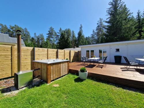 Rõmeda väike puhkemaja saunaga (Romeda vaike puhkemaja saunaga) in Jürimõisa