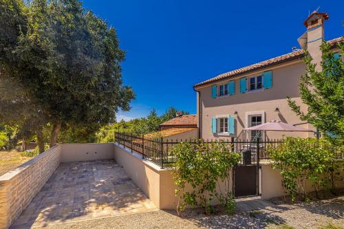 Viesnīcas āriene, Villa MAVRA with private pool in Risika