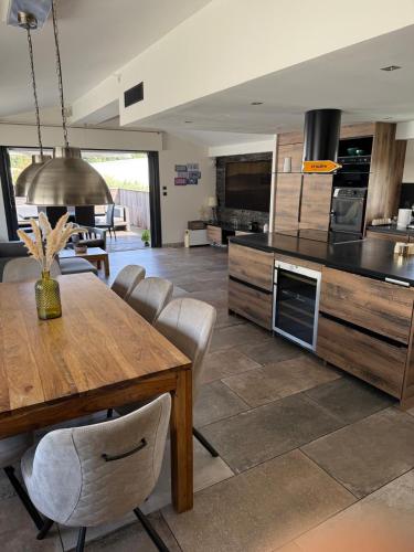 Atypical loft with private pool in Le Lavandou City Center