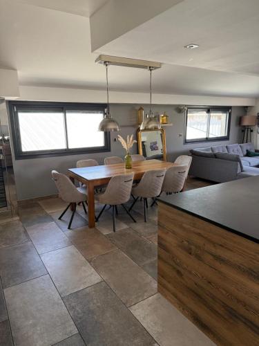 Atypical loft with private pool in Le Lavandou City Center