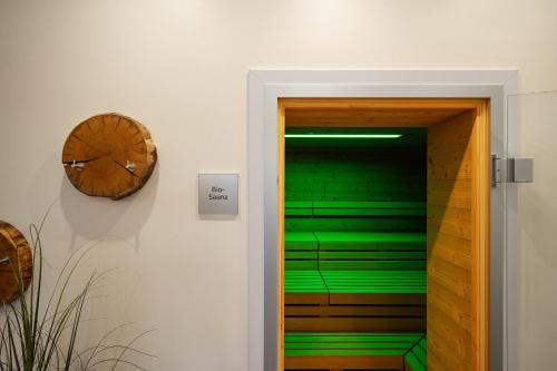 Backboard - Haustierfreundliche Ferienwohnung mit Nordbalkon für bis zu 3 Personen, Wustrow (Foto 10)