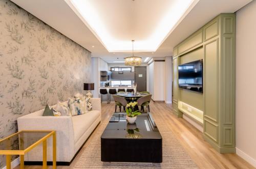 Two-Bedroom Deluxe Apartment image 3