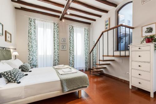 One-Bedroom Apartment image 8