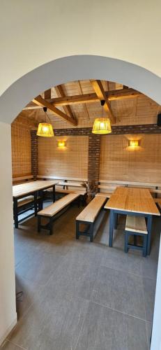 Restorāns, Guesthouse and Glamping with common kitchen - My Little Farm in Osečina