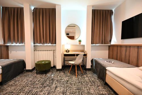Hotel Central - image 3