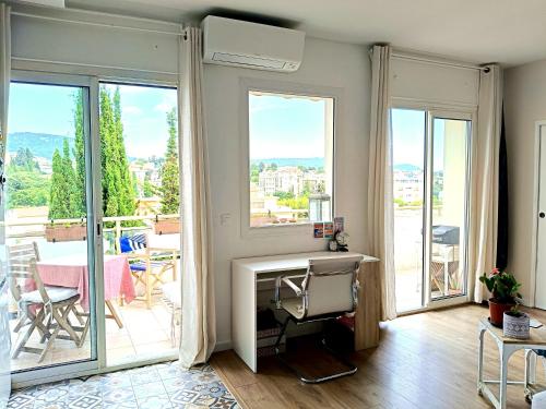 Stunning 2 bedroom apartment with Terrace and Sea view, Nice Cimiez Liberation, Nicea (zdjęcie 4)