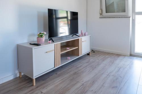 One-Bedroom Apartment image 10