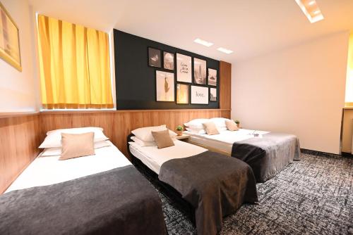 Hotel Central Room Type - Economy Quadruple Room