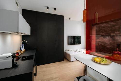 Prague Days - Studio with Balcony and Garage Parking in Smíchov - image 2