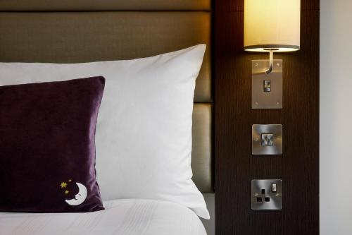 Premier Inn Dublin City Temple Bar - main image