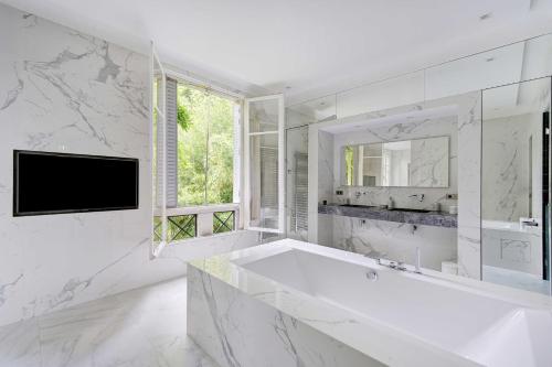 Mansion with swimming pool - 5BD/10P - Neuilly - image 10
