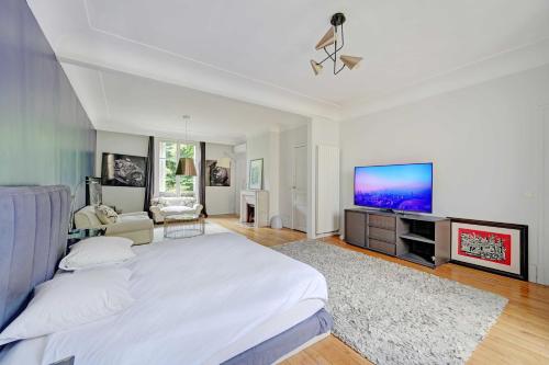 Mansion with swimming pool - 5BD/10P - Neuilly - image 12