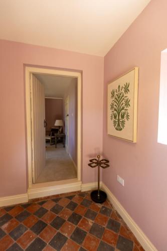 Gate Lodge - Sleeps 4 - Near Belvoir Castle in Knipton