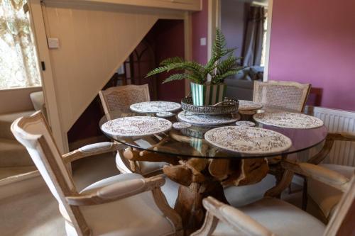Gate Lodge - Sleeps 4 - Near Belvoir Castle in Knipton