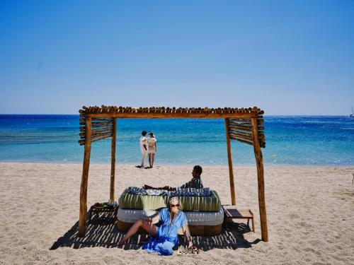 Sunrise Hotel and Suites - image 2