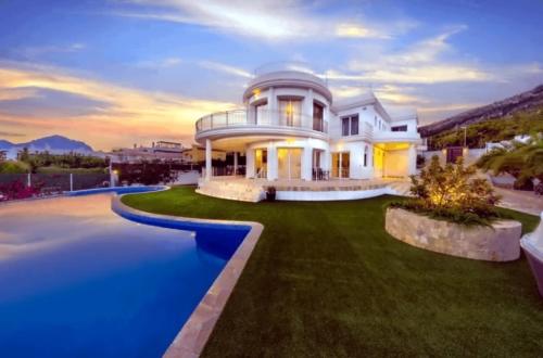 Villa Helada con vistas al mar